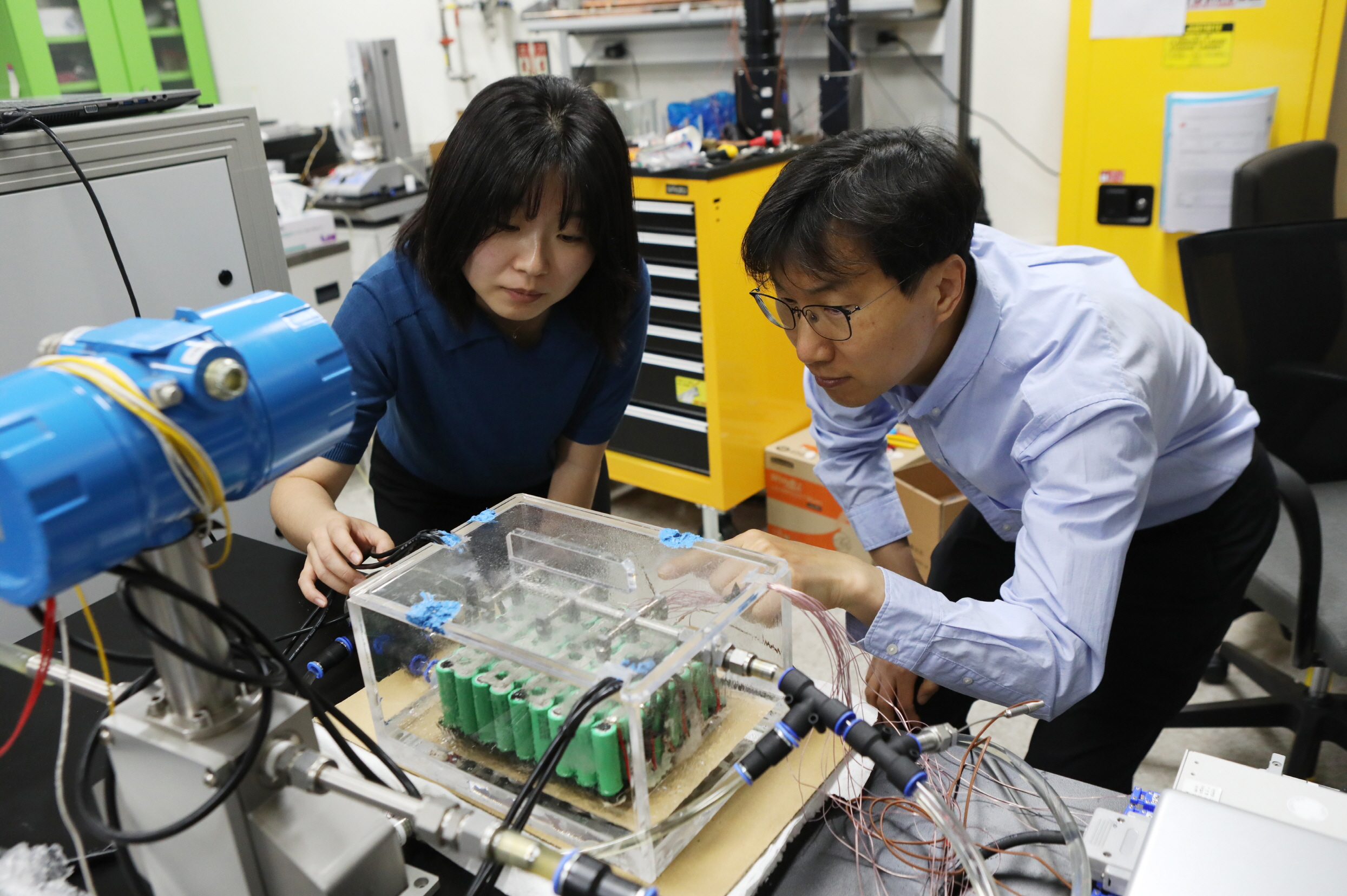 Enhancing Battery Safety under Fast Charging Conditions through Spray-Based Immersion Cooling 이미지 2 - 본문에 자세한설명을 제공합니다.
